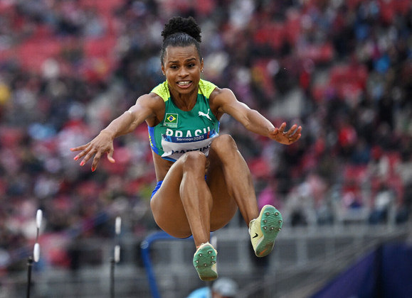 Eliane tinha o segundo melhor salto da final, ao alcançar a marca de 6,49 metros. A cãibra não deixou a atleta tentar dois dos quatro saltos, mas mesmo assim ela ficou com a prata