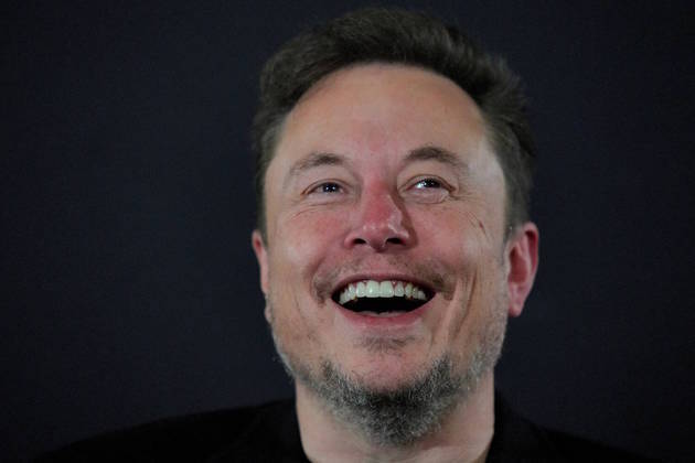 A SpaceX assume a posição de que os trabalhadores são responsáveis por se proteger. Isso é de acordo com mais de uma dúzia de funcionários atuais e antigos, incluindo um ex-executivo sênior. O próprio Musk poderia parecer arrogante em relação à segurança nas visitas às instalações da empresa