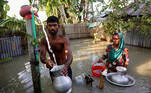 Flood-affected people collect drinking water from a tube-well in Bogura, Bangladesh July 17, 2020. REUTERS/Mohammad Ponir Hossain
DOWNLOAD PICTURE
Date: 17/07/2020 10:12
Dimensions: 6000 x 4000
Size: 7.4MB
Edit Status: new
Category: I
Topic Codes: DIS ENV ASIA
Fixture Identifier: RC21VH952D7C
Byline: MOHAMMAD PONIR HOSSAIN
City: BOGURA
Country Name: BANGLADESH
Country Code: BGD
OTR: GGGMPH01-2
Source: REUTERS
Caption Writer: MPH
Source News Feeds: Reuters Marketplace - RPA for RNPS AYCE customers, Reuters News Picture Service - RNPS
USN: RC21VH952D7C
