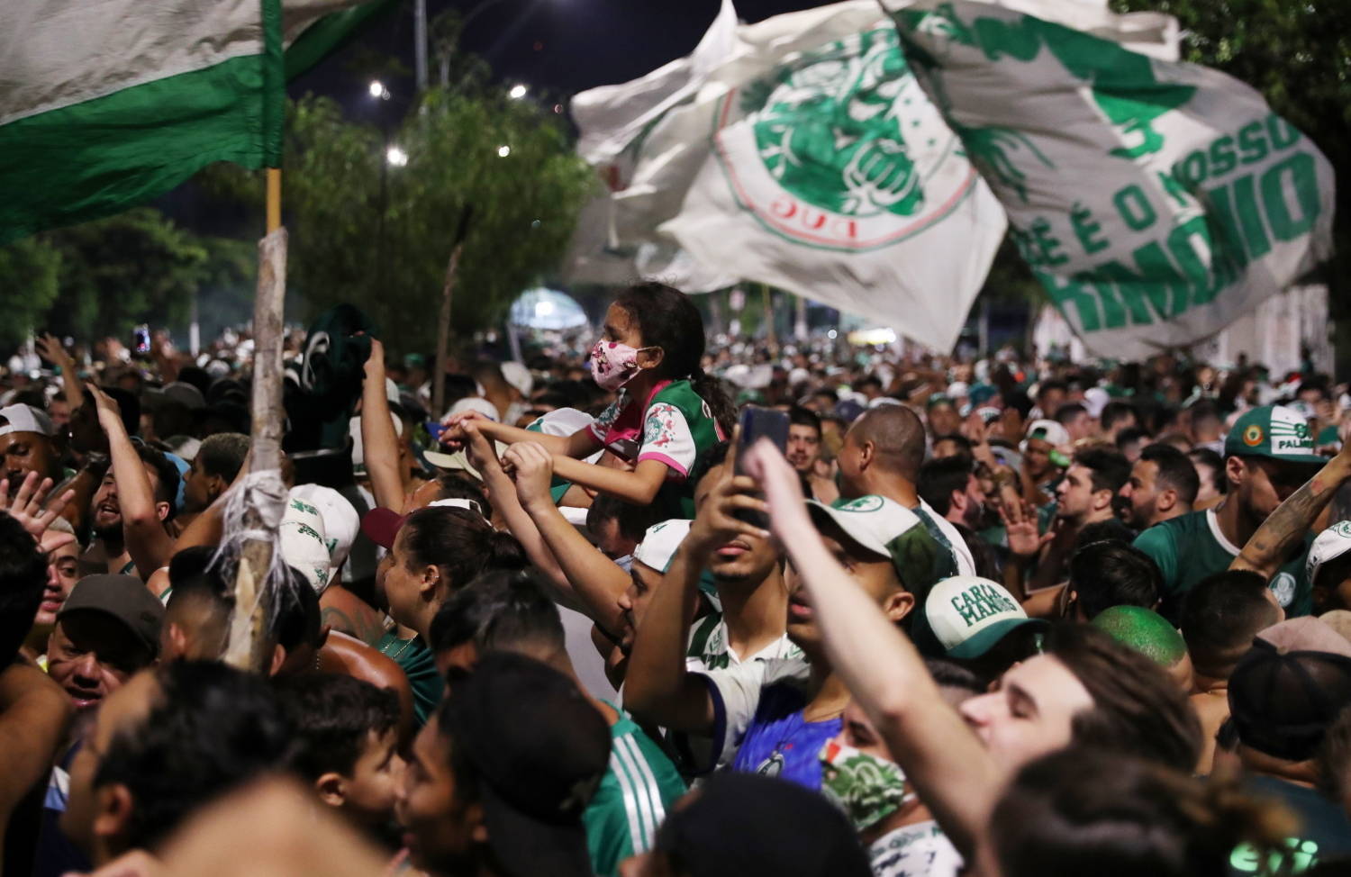 Palmeiras recebe integrantes de torcida organizada na véspera de decisão