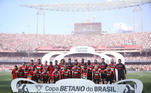 Sampaoli escolheu escalar Rossi; Wesley, Fabrício Bruno, Léo Pereira, Ayrton Lucas; Pulgar, Thiago Maia, Gerson, Arrascaeta; Bruno Henrique e Pedro