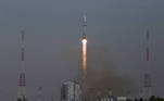 A Soyuz-2.1b rocket booster with a Fregat upper stage and satellites of British firm OneWeb blasts off from a launchpad at the Vostochny Cosmodrome in Amur Region, Russia March 25, 2021. Russian space agency Roscosmos/Handout via REUTERS ATTENTION EDITORS - THIS IMAGE HAS BEEN SUPPLIED BY A THIRD PARTY. MANDATORY CREDIT. TPX IMAGES OF THE DAY