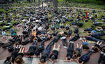 People take part in a 'die-in' during a protest following the death in Minneapolis police custody of George Floyd, in Boston, Massachusetts, U.S., June 3, 2020. REUTERS/Brian Snyder TPX IMAGES OF THE DAY