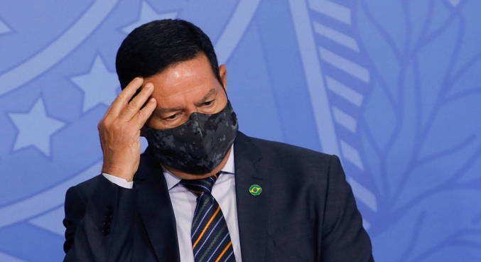 "Vamos tentar, de todas formas, diminuir óbitos e contaminações", diz Mourão