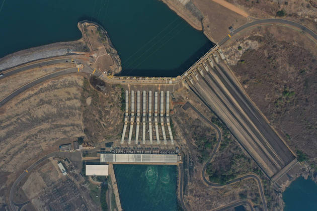 Furnas hydroelectric dam runs in low water levels, according to the dam's operator, in Sao Jose da Barra, Minas Gerais state, Brazil, September 7, 2021. Picture taken September 7, 2021 with a drone. REUTERS/Washington Alves