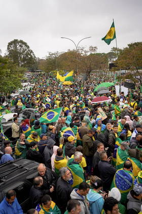 Uma grande quantidade de pessoas está no local na capital paulista