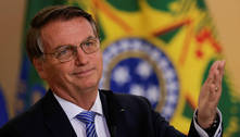 Bolsonaro sanciona duas leis para viabilizar Auxílio Brasil