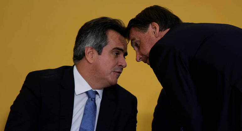 O ministro da Casa Civil, Ciro Nogueira, e o presidente Jair Bolsonaro (PL)