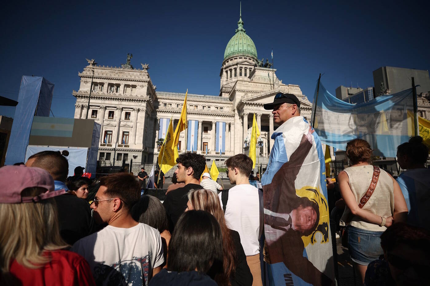 Javier Milei chega ao Congresso Nacional para posse na Argentina