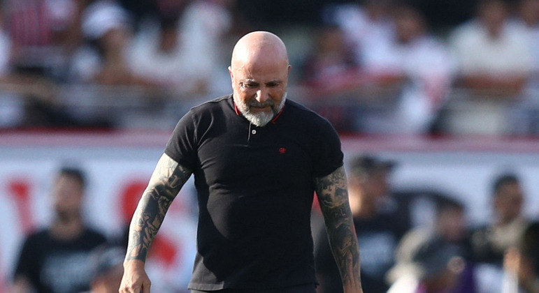 Pressão imensa pela demissão imediata de Sampaoli. 'Eu não peço demissão', avisa o argentino