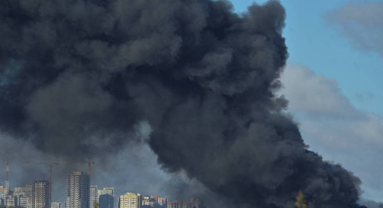 Kiev amanhece sob ataques russos nesta segunda-feira (10)