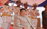 Kim Jong-un afirmou que a embarcação faz parte da 'evolução do arsenal nuclear da Marinha'