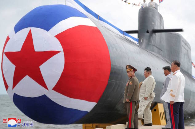 Apesar da pompa, o Exército da Coreia do Sul disse se tratar apenas de propaganda, já que o lançamento foi divulgado pela agência estatal de notícias da ditadura norte-coreana. Para os sul-coreanos, a embarcação nem sequer funciona