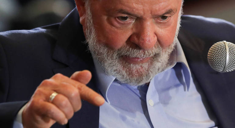 Acusação atribuiu participação de Lula na compra de 36 caças suecos pelo governo brasileiro
