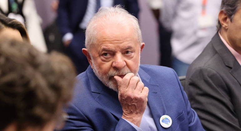 Digite a legenda da foto aqui