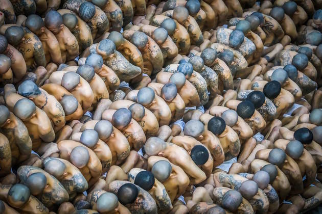 Para comportar tanta gente, existem dez pavilhões na megaprisão