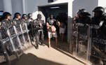 Para vigiar tantos presos, o governo salvadorenho promete empregar 600 soldados e 250 policiais