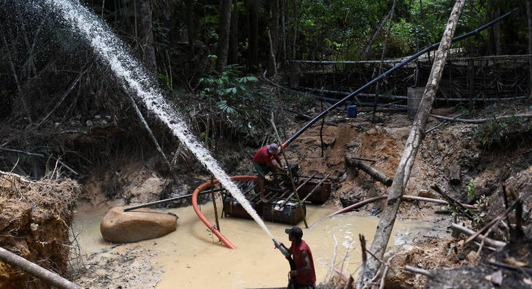 Mineração ilegal na Amazônia, no Pará
