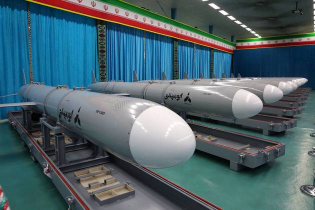 As frotas naval e aérea do Irã são pequenas. Então, o país persa aposta no desenvolvimento de drones e mísseis de longa distância para destruir embarcações ou aeronaves inimigas em caso de ataque