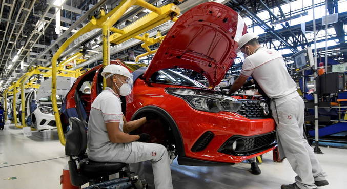 Salário de admissão para trabalhar na indústria subiu para R$ 2.149,88