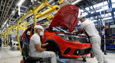 Brasil produziu apenas 145 mil veículos em janeiro