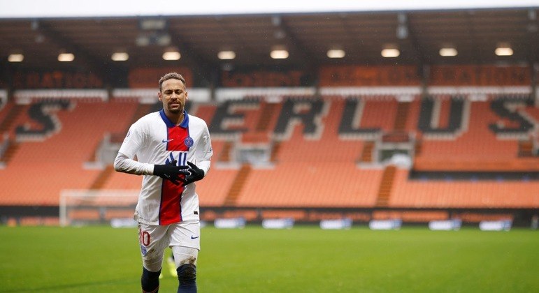 Recuperado, Neymar é relacionado no PSG e deve voltar a jogar após