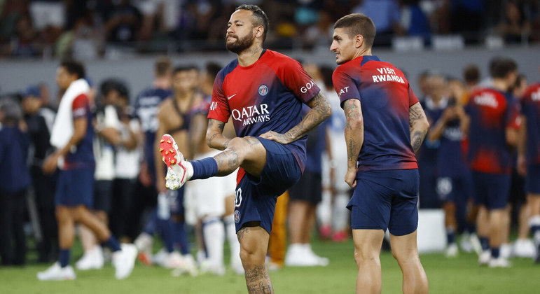 Dirigente discute com Neymar e Marquinhos em intervalo de jogo do PSG