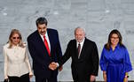 Logo na chegada, Maduro posou com Lula para as fotos oficiais 