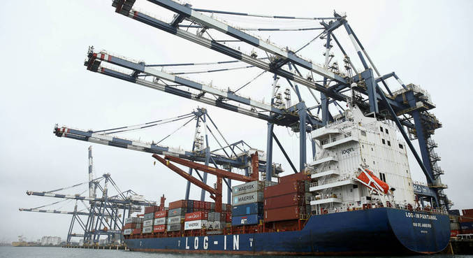Santos tem autorização para receber embarcações com até 366 metros de comprimento