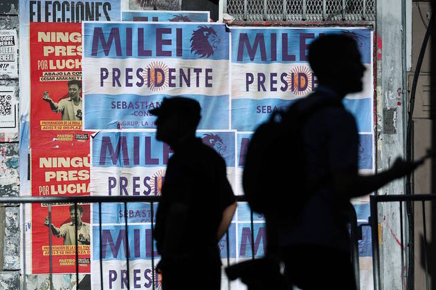 Terceira economia da América Latina, a Argentina registra uma inflação de mais de 140% ao ano e uma taxa de pobreza superior a 40%