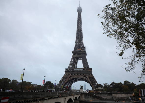 Inaugurado em junho deste ano, o restaurante fica no primeiro piso da Torre Eiffel. 