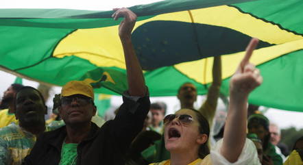 No Rio, ato ocorre em frente ao Palácio Duque de Caxias
