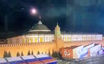 Essa imagem de uma câmera de segurança mostra um objeto voador em aproximação à cúpula do Kremlin. O governo de Putin acusou a Ucrânia da autoria do ataque, que negou veementemente o atentado 