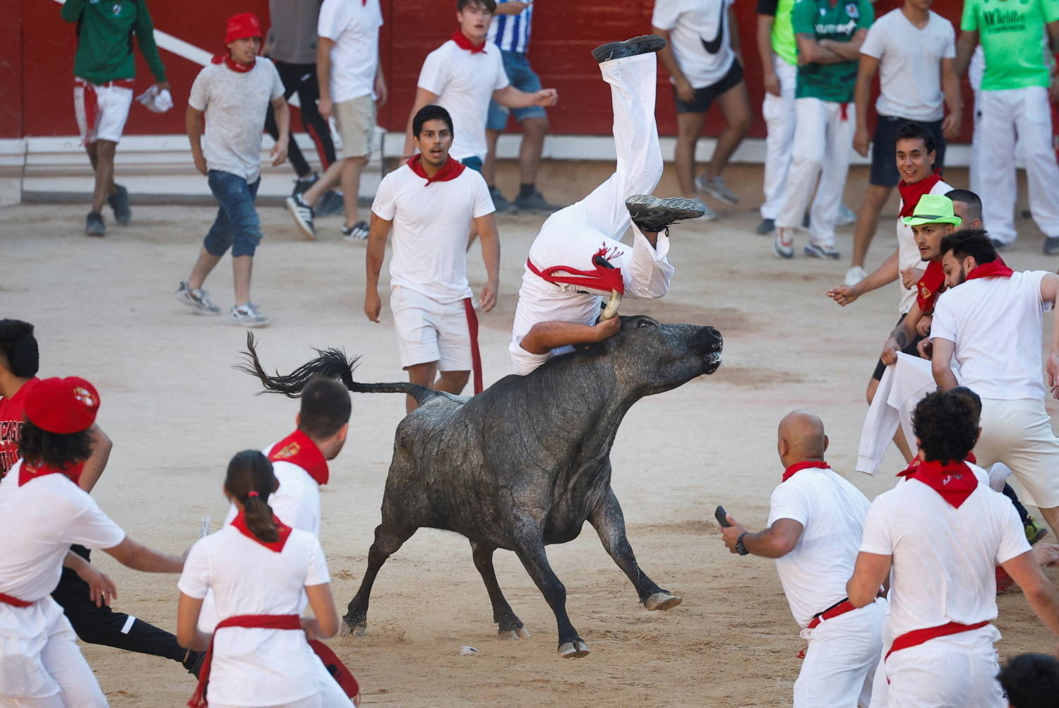 Dez feridos em corrida de touros na Espanha 