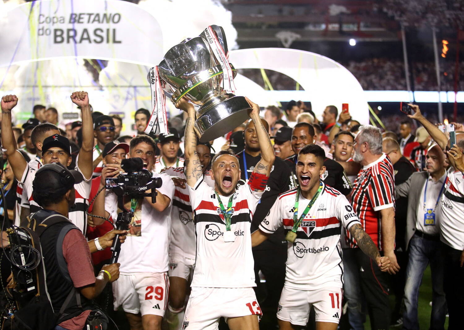 São Paulo é o maior campeão do Brasil, e Flu busca título inédito; veja os  vencedores do Mundial - Fotos - R7 Futebol