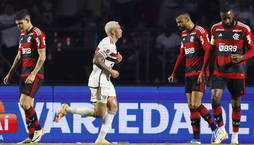 São Paulo e Flamengo fazem clássico no estádio do Morumbi (REUTERS/Amanda Perobelli - 06.12.2023)