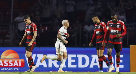 Luciano comemora gol pelo São Paulo