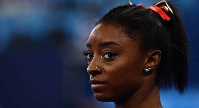 Simone Biles está fora das finais nas barras assimétricas e no salto
