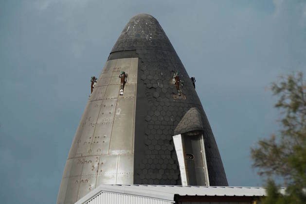 Pelas violações encontradas após acidentes, a agência cobrou apenas pequenas multas. Num caso, a SpaceX pagou uma multa de US$ 7.000 (cerca de R$ 35 mil) à Osha por violações que resultaram na morte de um trabalhador. A Osha disse que recentemente intensificou o escrutínio sobre todas as empresas
