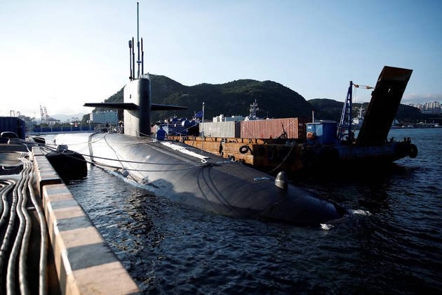 Com esses novos episódios, os Estados Unidos enviaram para a região o USS Kentucky, um submarino nuclear capaz de carregar até 20 unidades do míssil balístico submarino Trident-II (SLBM), que pode ser equipado com ogivas atômicas de até 450 quilotons e tem alcance de cerca de 12 mil quilômetros