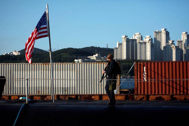 Por outro lado, Seul e Washington retomaram seus grandes exercícios conjuntos, e periodicamente ativos estratégicos dos EUA vêm sendo implantados na região