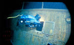 Durante 11 mergulhos em julho de 1986, as filmagens foram feitas por câmeras em um submergível tripulado e uma pequena embarcação operada remotamente que manobrava em espaços apertados