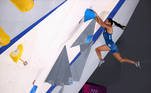 Tokyo 2020 Olympics - Sport Climbing - Women's Combined - Qualification - Aomi Urban Sports Park - Tokyo, Japan - August 4, 2021. Akiyo Noguchi of Japan in action during the Bouldering Qualification REUTERS/Stoyan Nenov