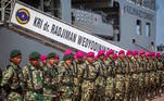 O treinamento, com cinco dias de duração e sem foco em uso de armas, inclui ensaios para a segurança marítima, a patrulha das fronteiras e a distribuição de ajuda humanitária, informaram, em comunicado, as Forças Armadas da Indonésia. O Timor Leste, que está interessado em entrar na Asean, também participa do encontro militar