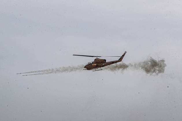 O Irã informou que testou, com sucesso, um míssil disparado do ar, instalado em um helicóptero comum. O disparo, segundo os aiatolás, acertou em cheio um alvo a 30 km de distância