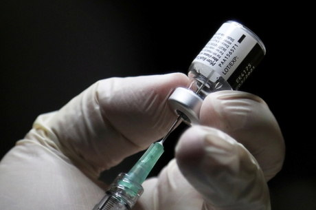 Governo vai comprar seringas e agulhas para vacinação
