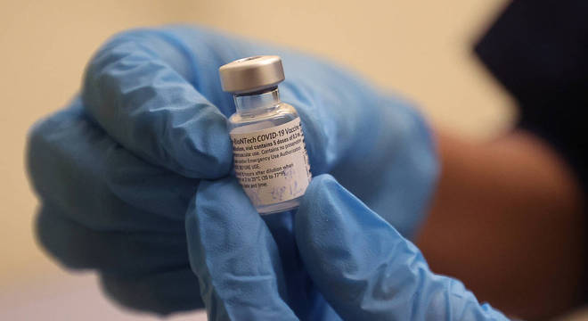 EUA receberam 2,9 milhões de doses da vacina contra a covid-19 da Pfizer