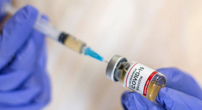 Vacina contra a covid-19 em desenvolvimento