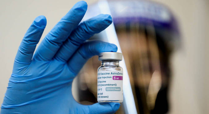 Produção da vacina Oxford/AstraZeneca será interrompida por falta de insumos importados
