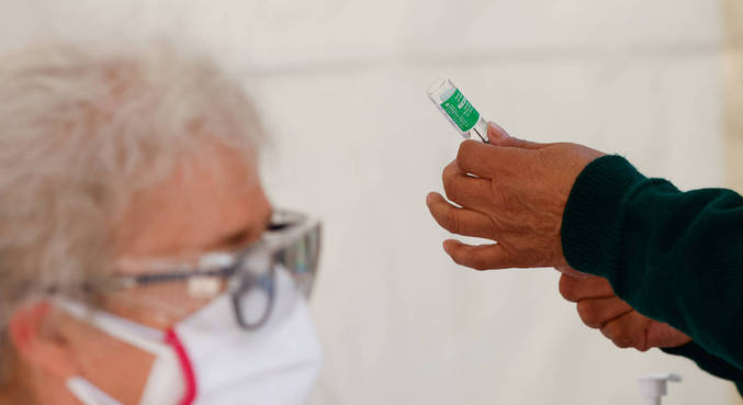 Noruega autoriza uso de vacina da AstraZeneca em maiores de 65 anos
